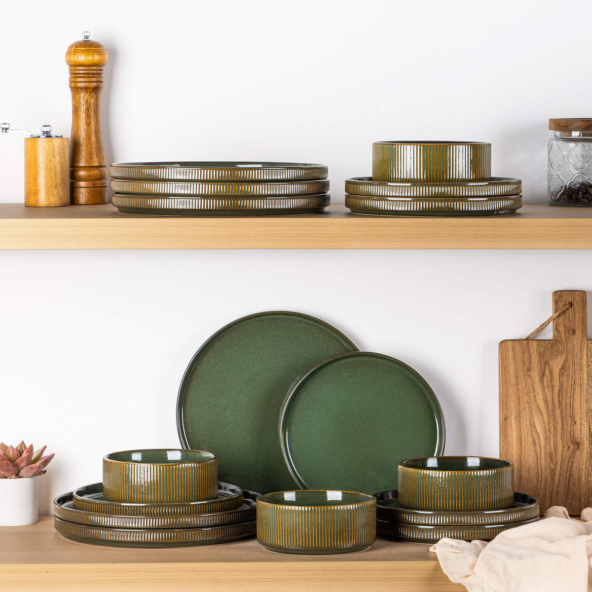 GBHOME 201  Dinnerware Sets for 4